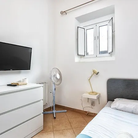 Blife Salinya Private At N125 Homestay Olhao